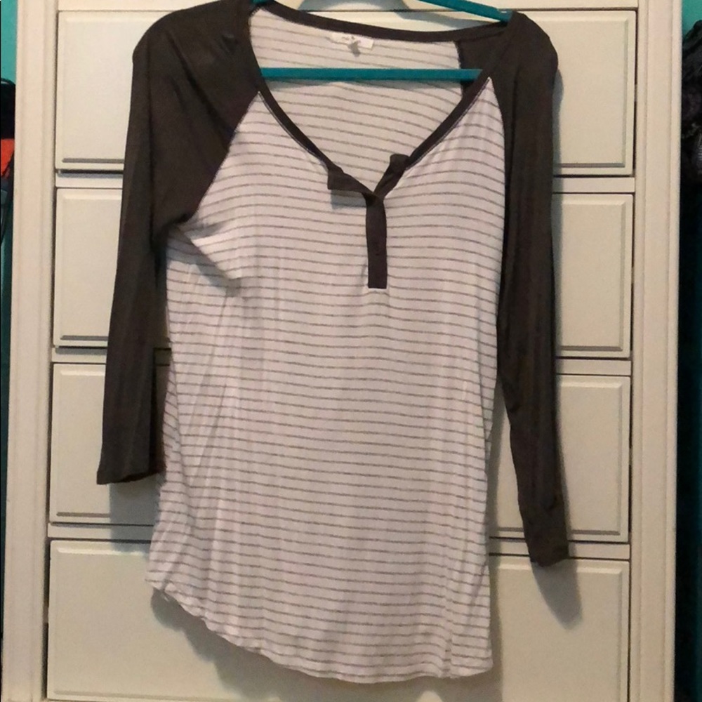 Maurice’s baseball T